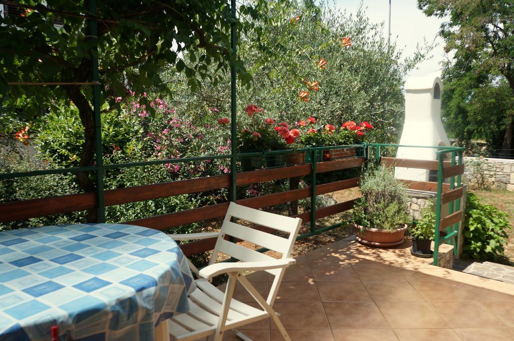 Studio And Apartment Nadia With Garden Poreč Zimmer foto