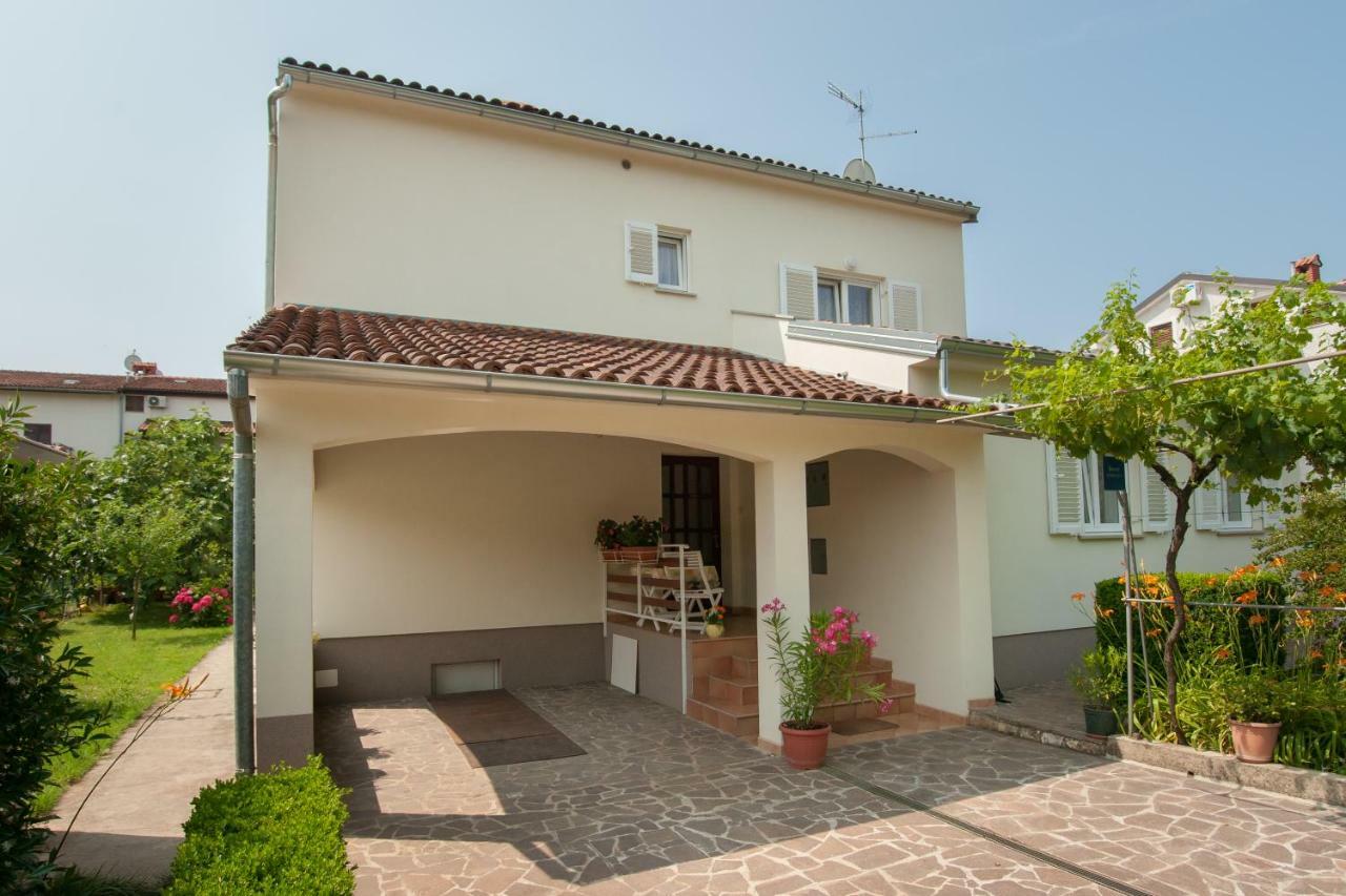 Studio And Apartment Nadia With Garden Poreč Exterior foto
